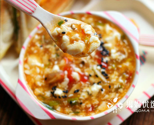 夏季爽口开胃汤--番茄蘑菇豆腐羹的做法