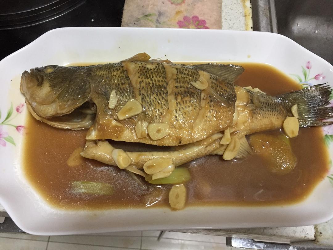 红烧鲈鱼
