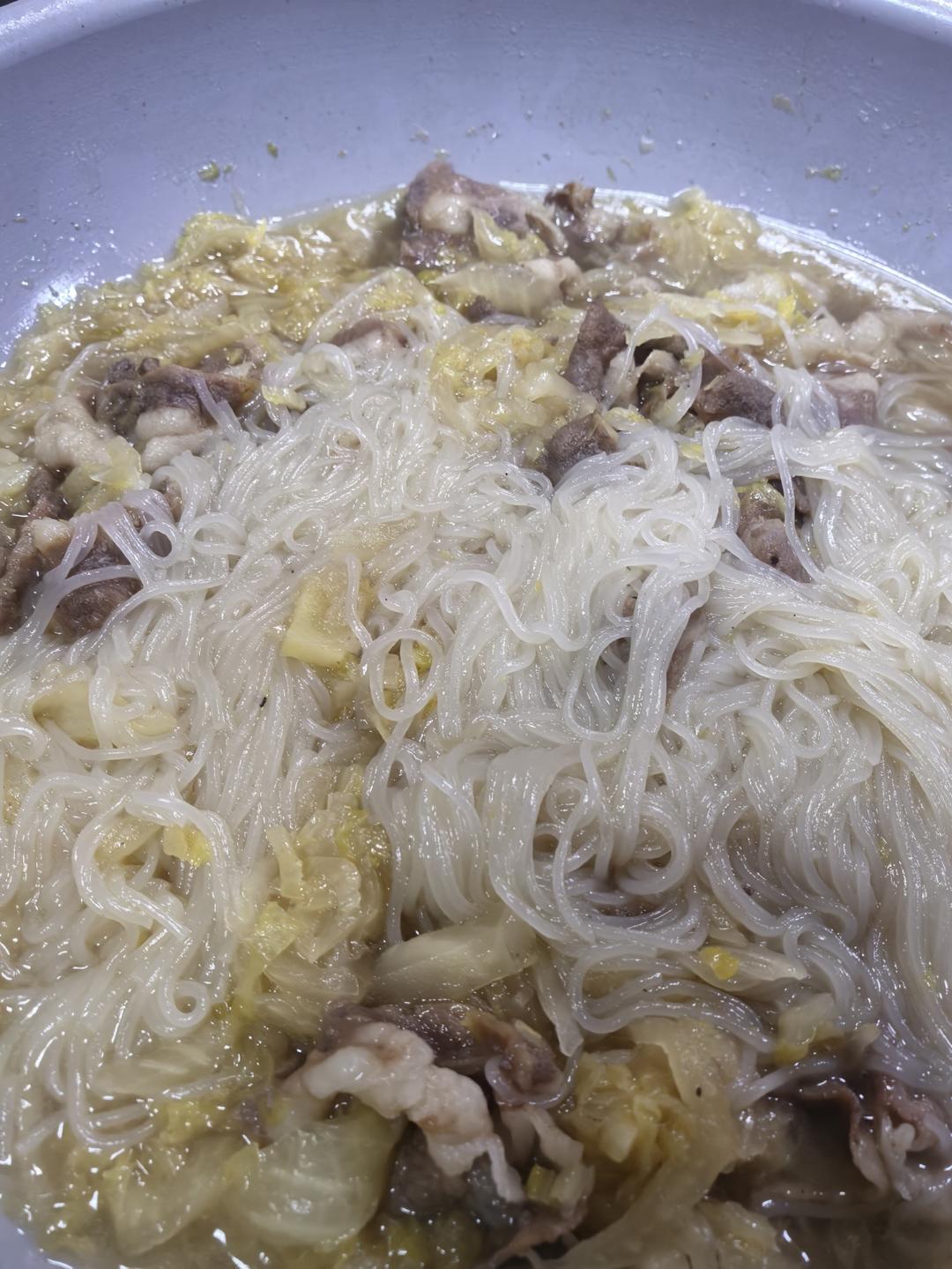 汆锅底之酸菜羊肉海蛎子