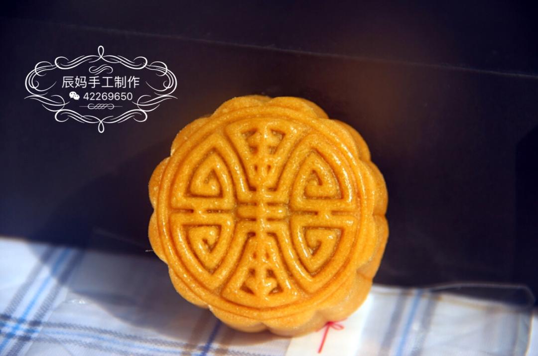 广式月饼—蛋黄莲蓉月饼