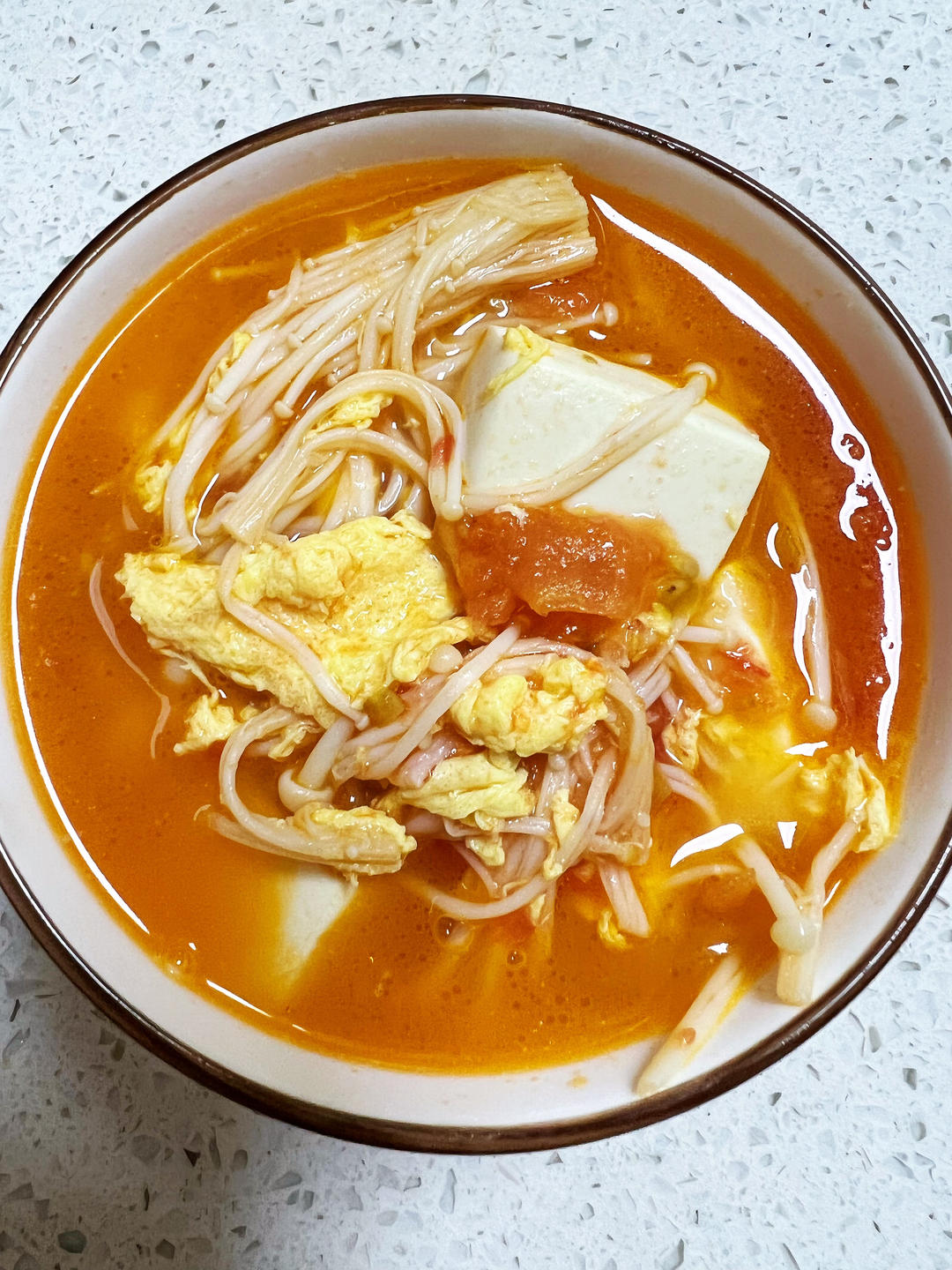 低卡高蛋白番茄金针菇豆腐汤，好喝不发胖