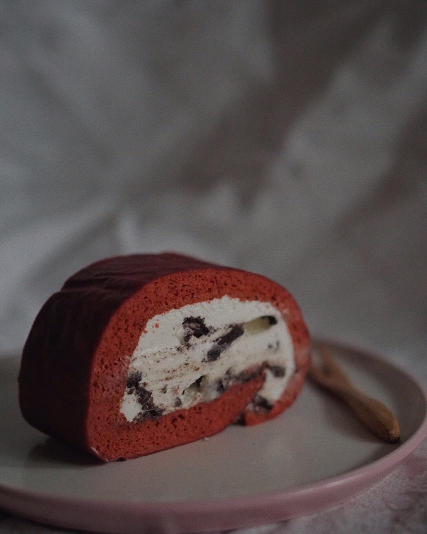口感绵软的红丝绒蛋糕卷