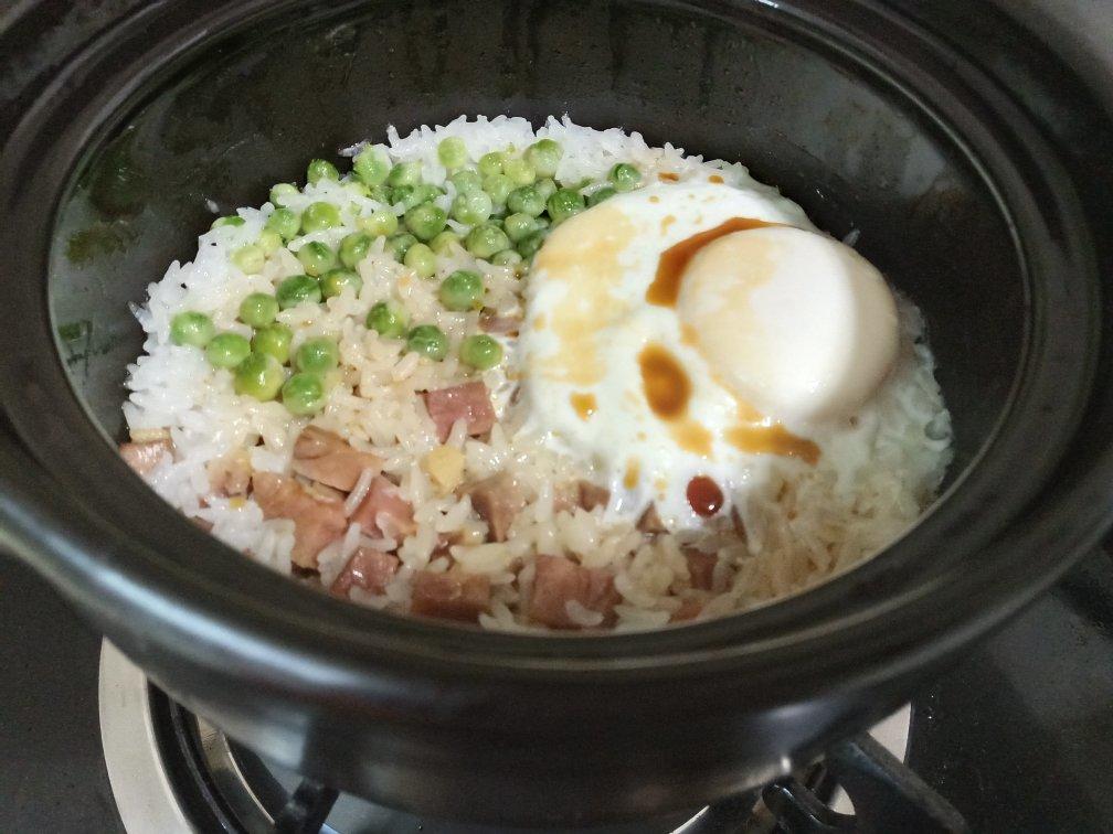 腊味煲仔饭，20分钟饭菜同出