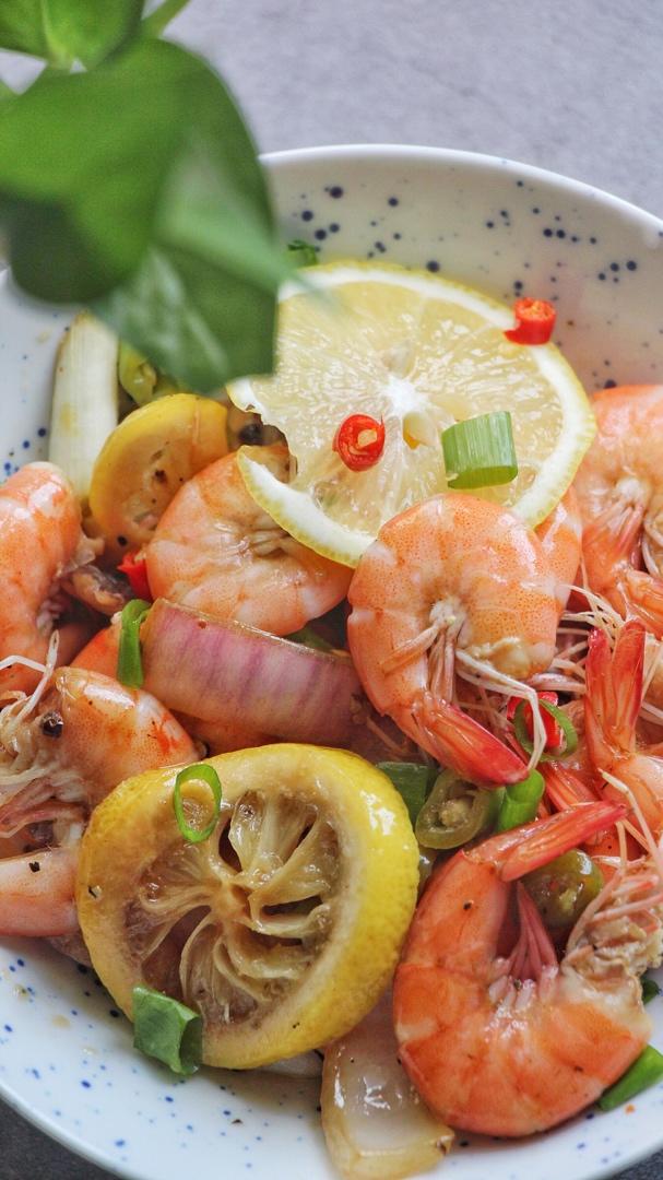 鲜嫩爽口❗️巨好吃的酸辣柠檬虾❗️一看就会超过瘾