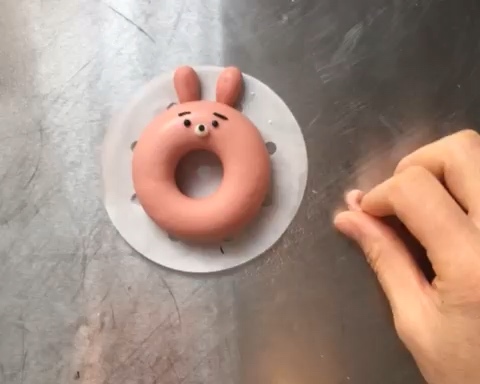 小兔甜甜圈馒头_附视频的做法 步骤19