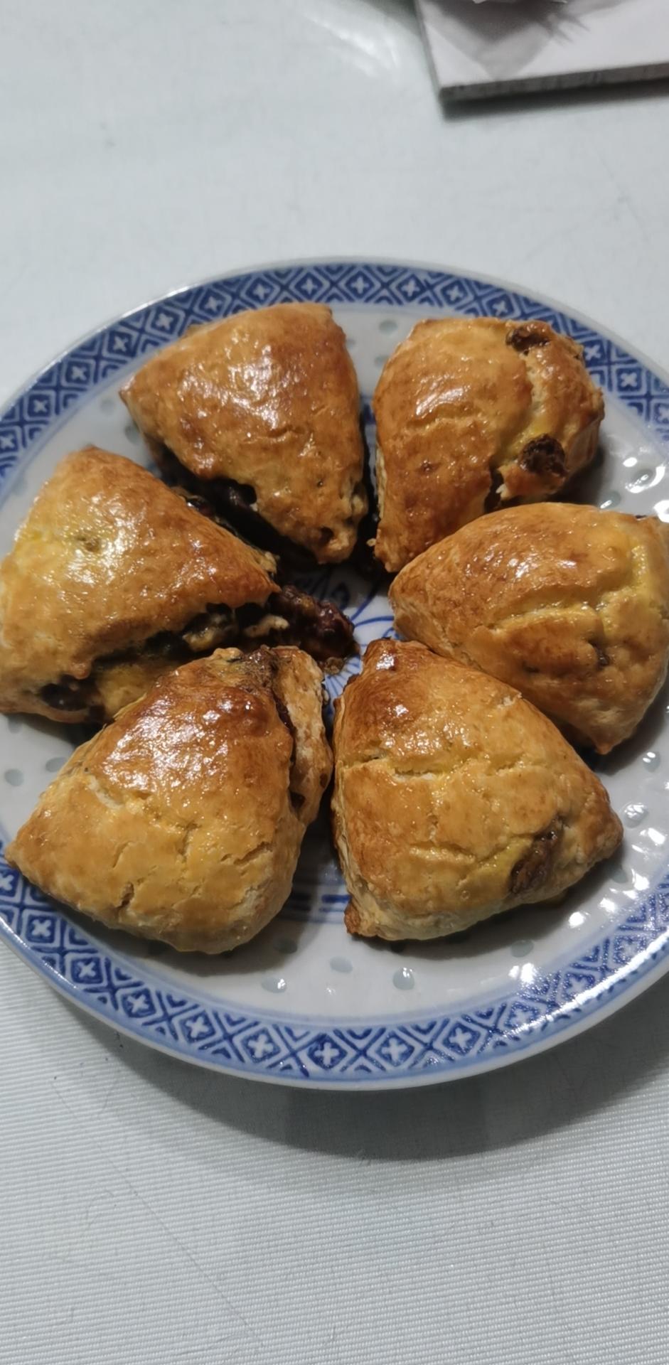 完胜星巴克超美味的酥脆原味【蔓越莓司康】