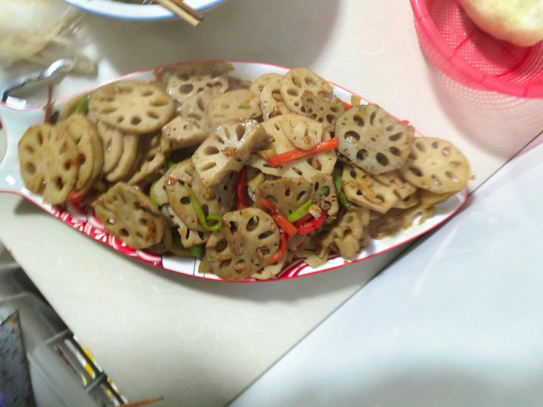 爽脆酸辣的炒藕片
