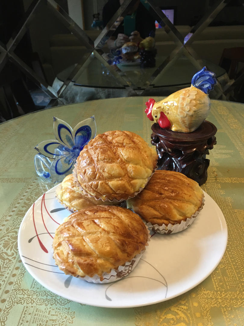 好吃到炸裂的港式菠萝包（附带制作酥皮的小视频）