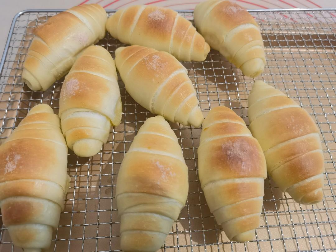 一出炉就会卖空的面包，又香又脆又软，味道真绝了