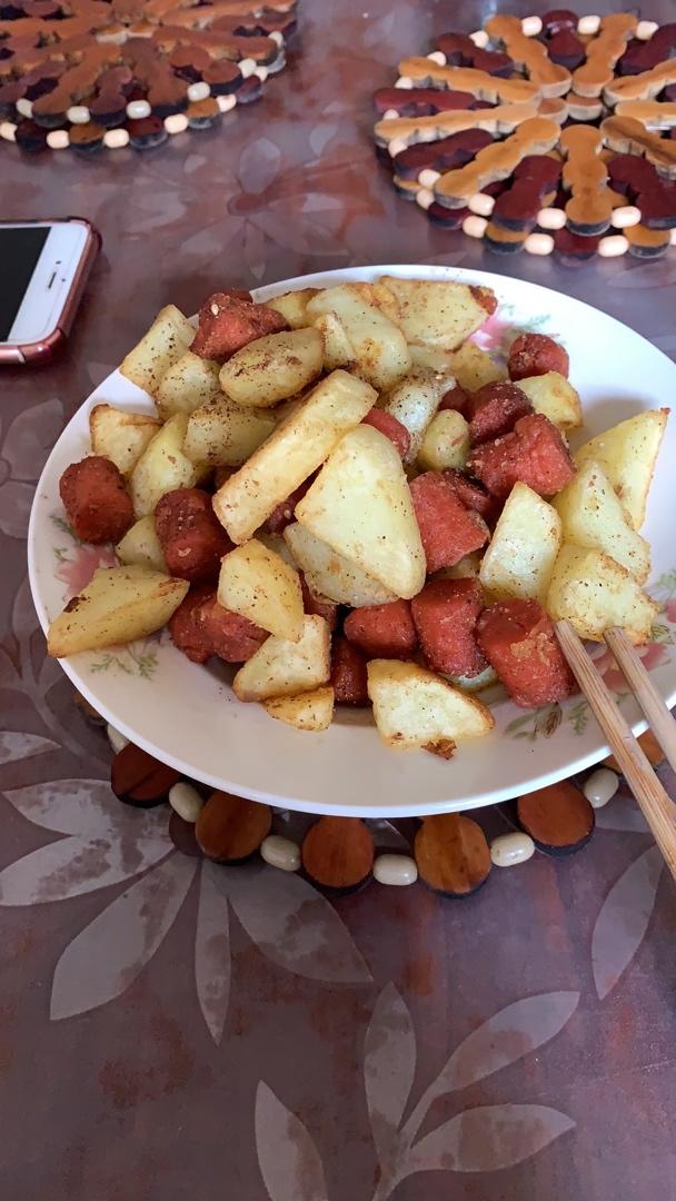 香辣过瘾的孜然土豆火腿，比路边摊还好吃