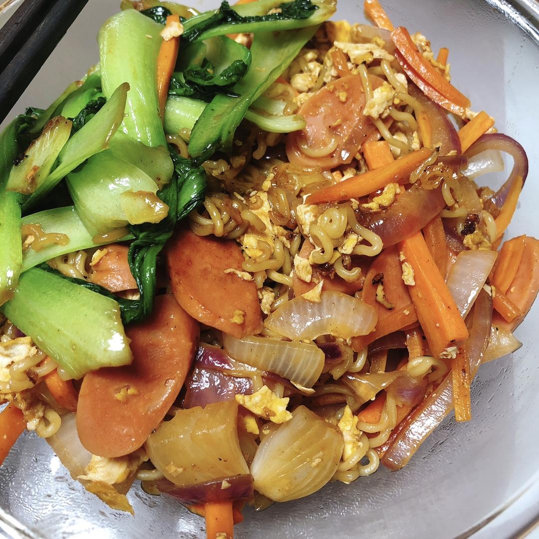 路边摊风味炒方便面