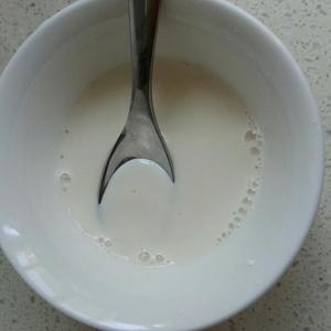 棉花糖牛奶布丁的做法 步骤1