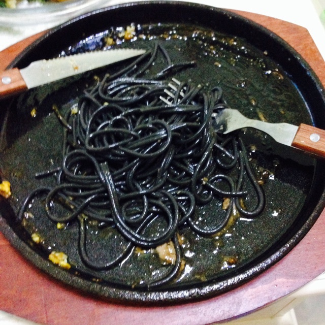 墨鱼汁墨鱼面