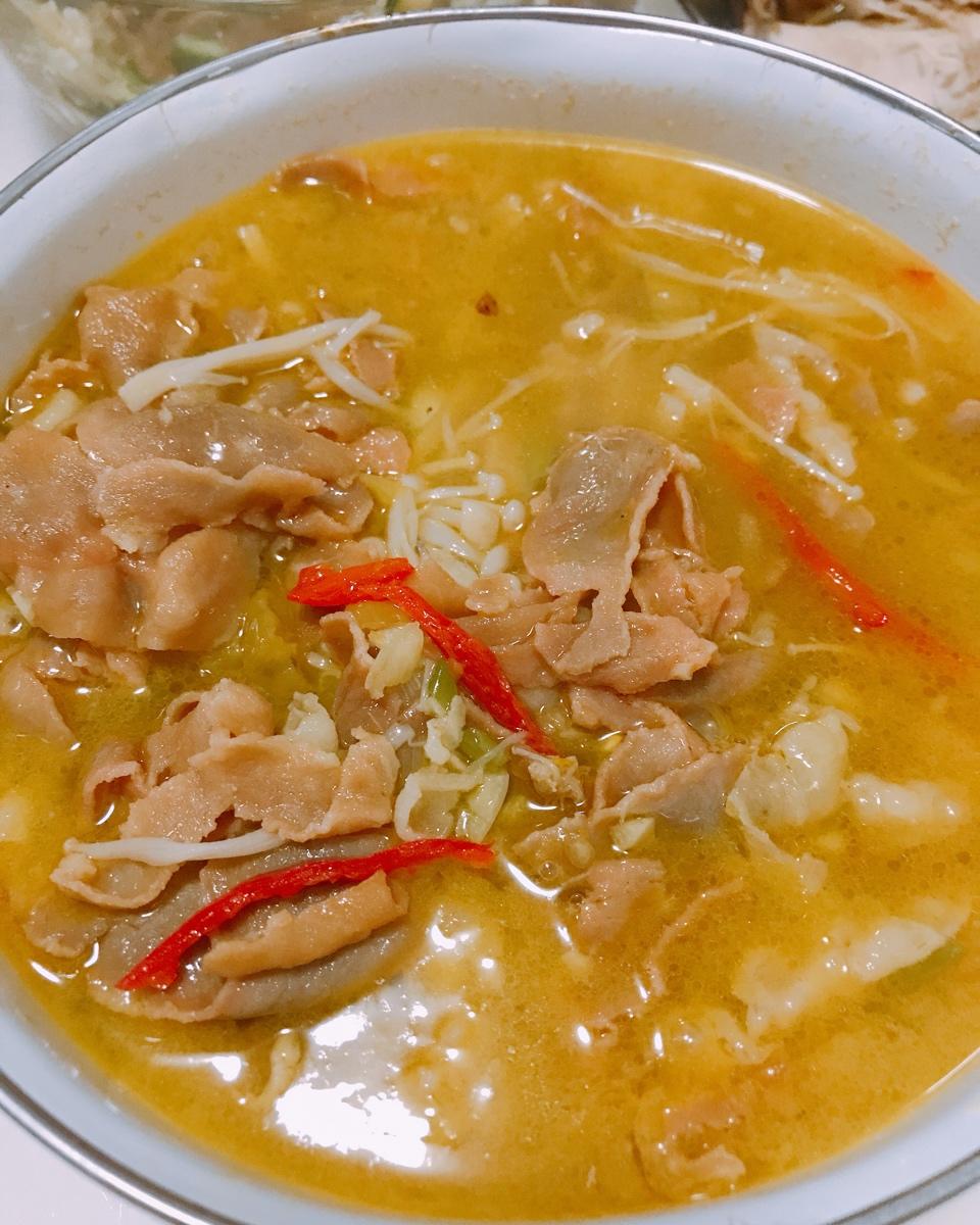 金针酸汤肥牛