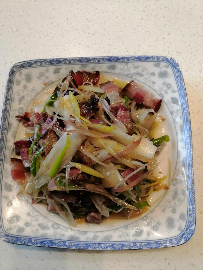 土家阳荷炒腊肉