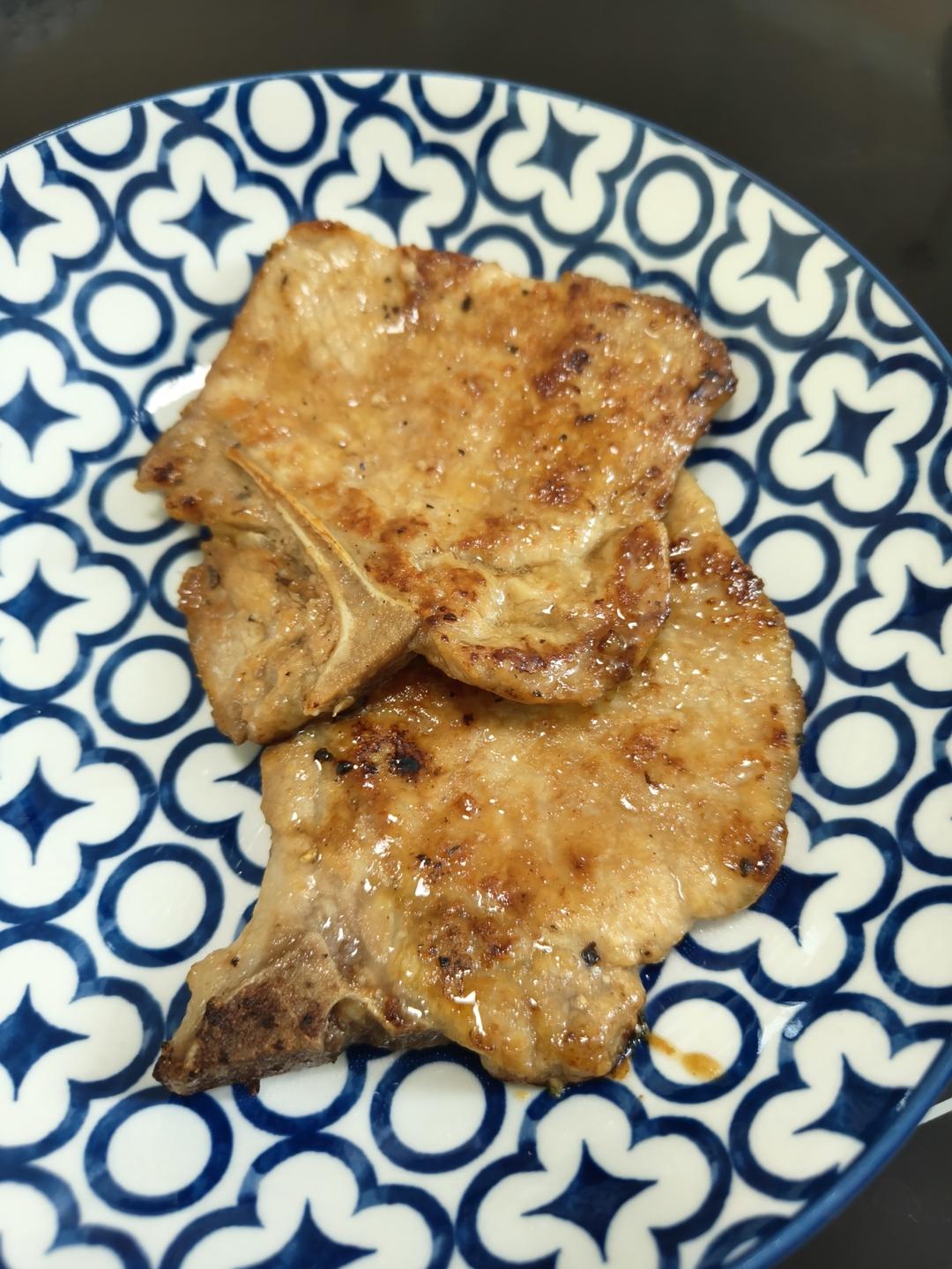 煎猪扒（超简单）和其他的猪扒在这食谱的最下面