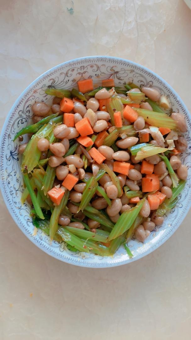 蒜苔土豆条