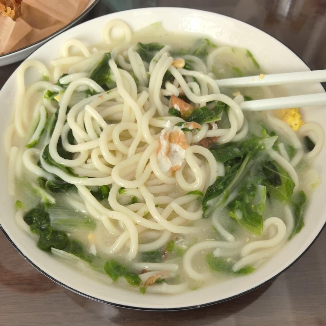 青菜煎蛋汤面