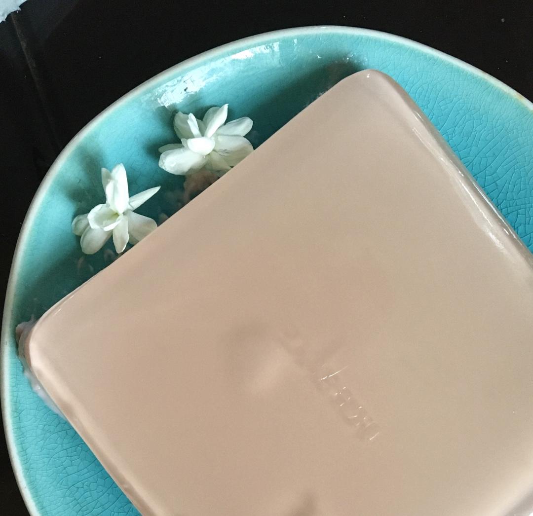 椰香火龙果慕斯