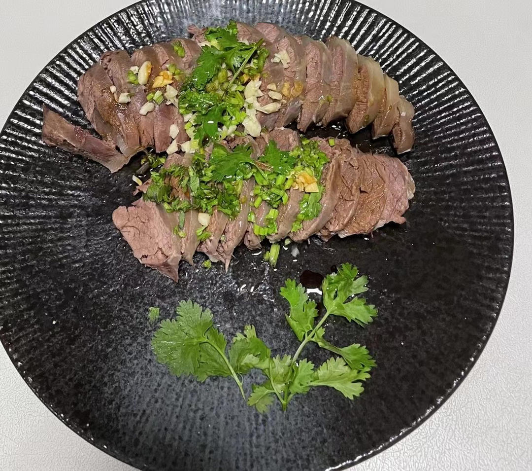 先熬卤汤后卤肉的五香酱卤牛肉（附蘸料配方➕老卤汤保存方法）