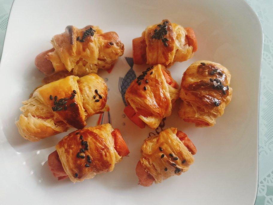 香肠酥皮卷：手抓饼皮还能这样吃，不用和面快速搞定早餐