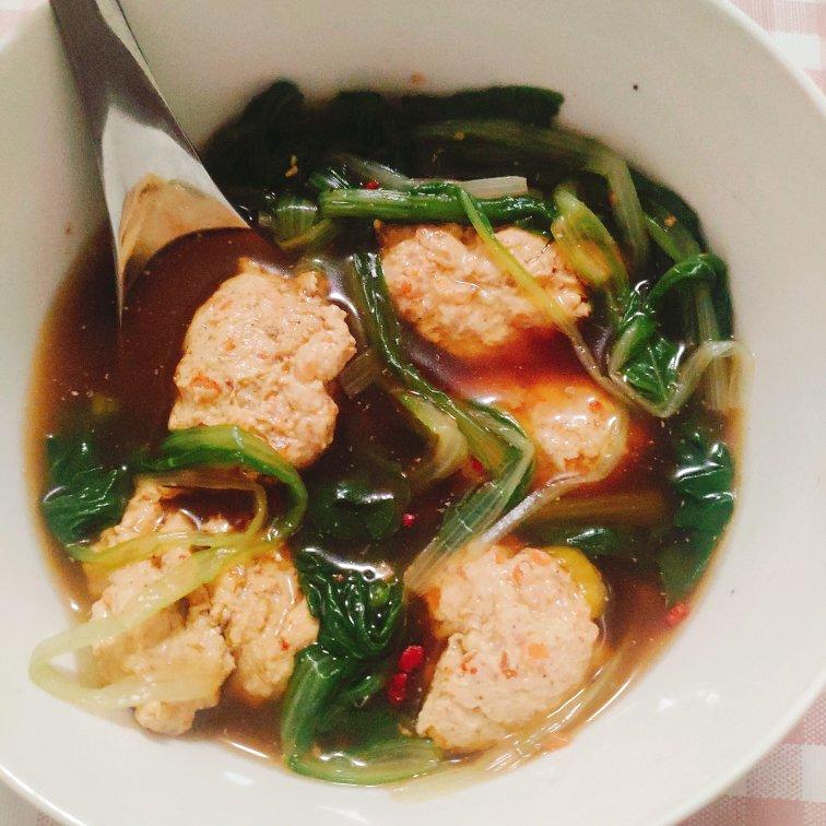 香菇胡萝卜鸡胸肉丸子汤（减肥）