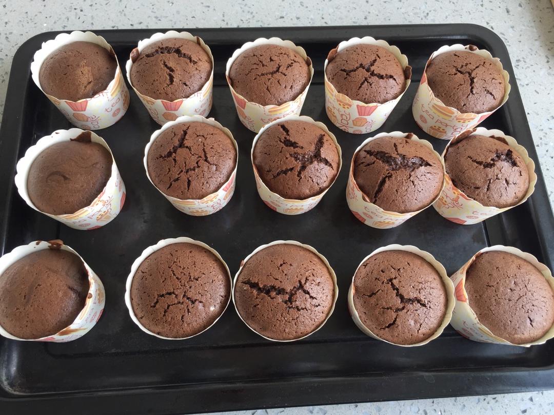 莫尼卡美食厨房：爆浆巧克力蛋糕