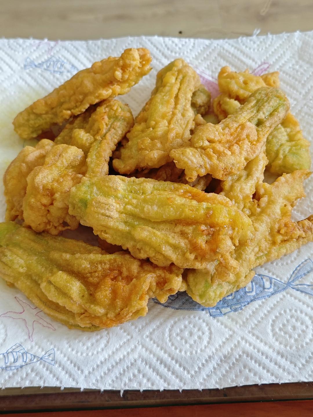 油炸南瓜花（复制舌尖美味）