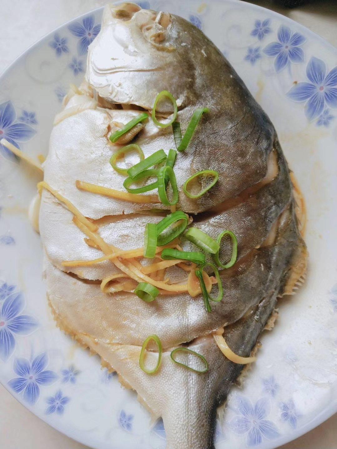 清蒸小鲳鱼
