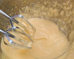 红枣蛋黄溶豆的做法 步骤2