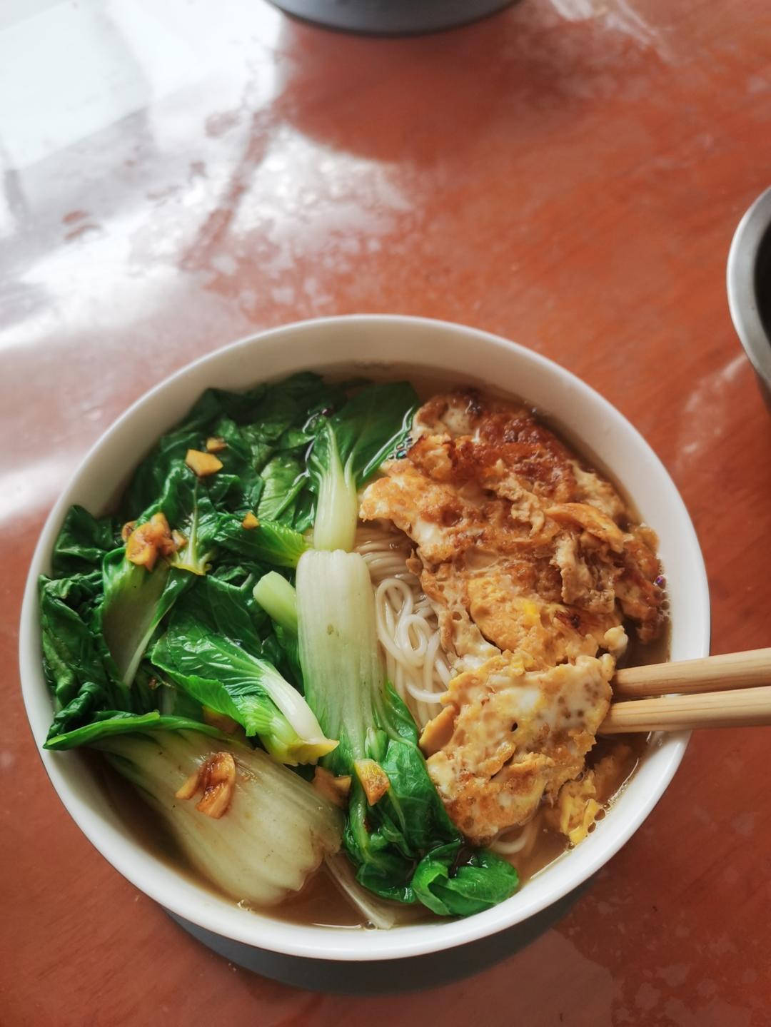 卡妈私房菜~青菜鸡蛋面（汤面）