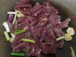 土豆丝炒牛肉的做法 步骤4