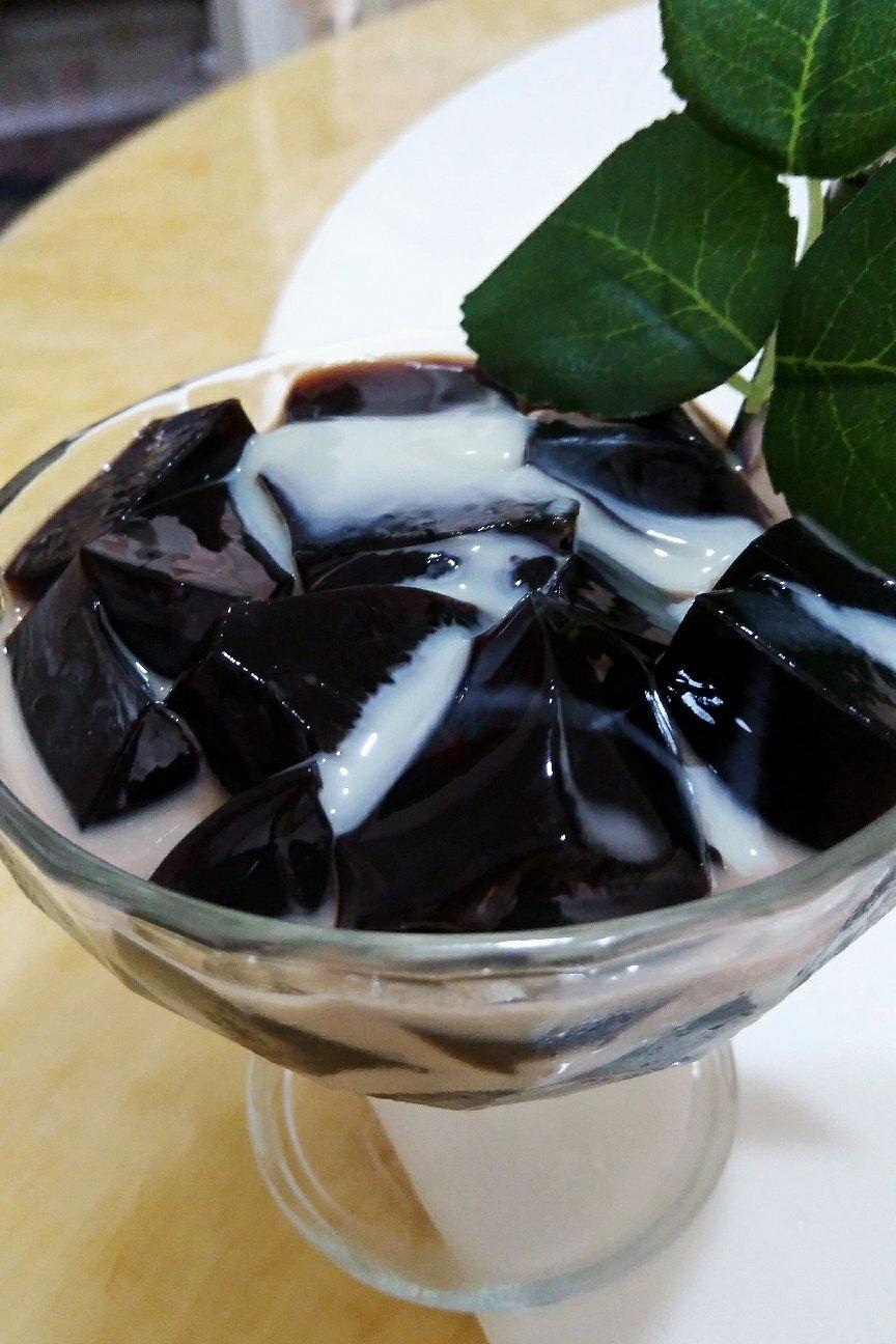 绿萝zz妈做的蜜汁龟苓膏