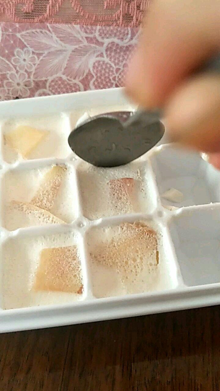 粉粉嫩嫩的吉利丁片版桃子果冻