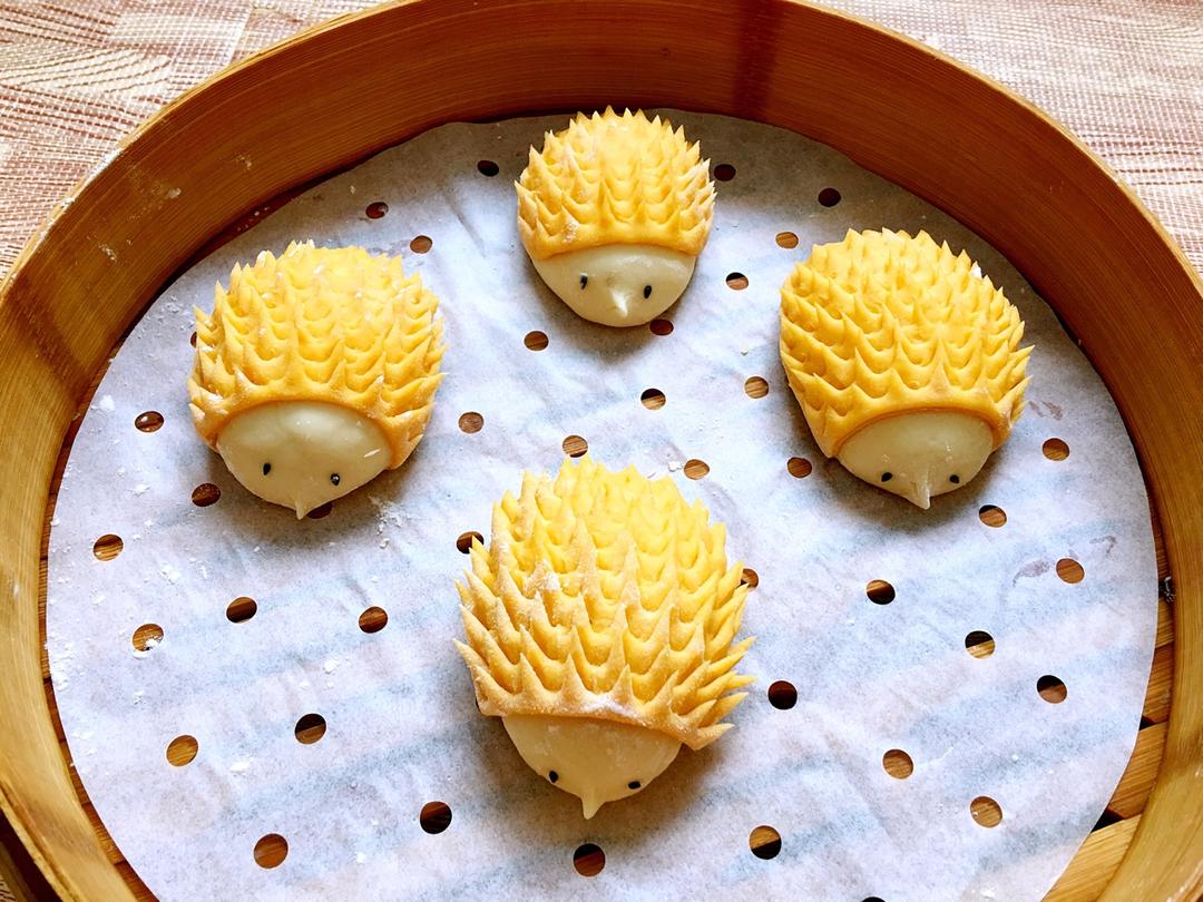 纤纤12做的南瓜刺猬馒头