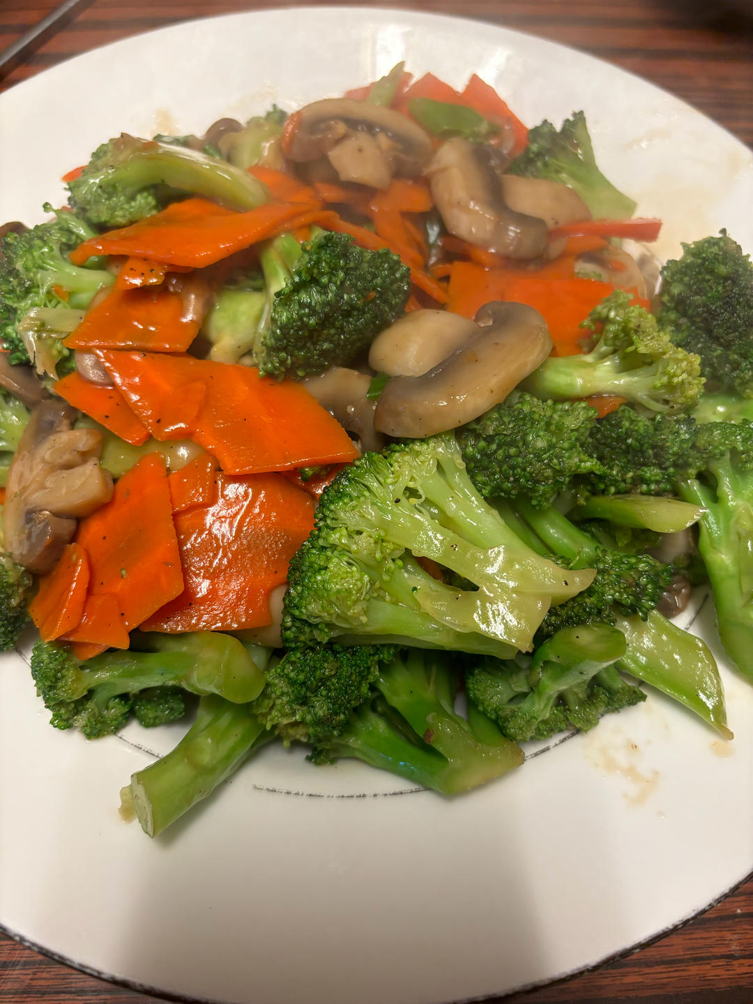 【减肥餐：素炒西兰花草菇(Healthy lowfat MealStirfried Broccoli with mushrooms)的