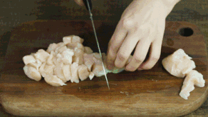 鸡胸肉豆腐煲，这样一锅吃完热乎乎的做法 步骤3
