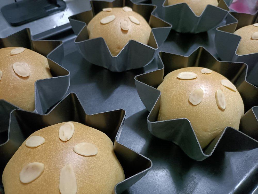 淡奶油椰蓉八角星面包