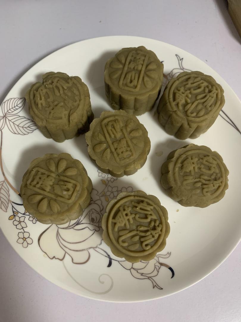 【ZOE菜谱】
超级简单的绿豆糕！！送人超适合~