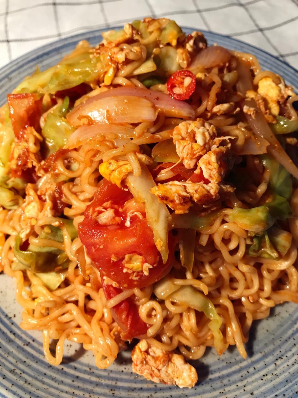 路边摊风味炒方便面