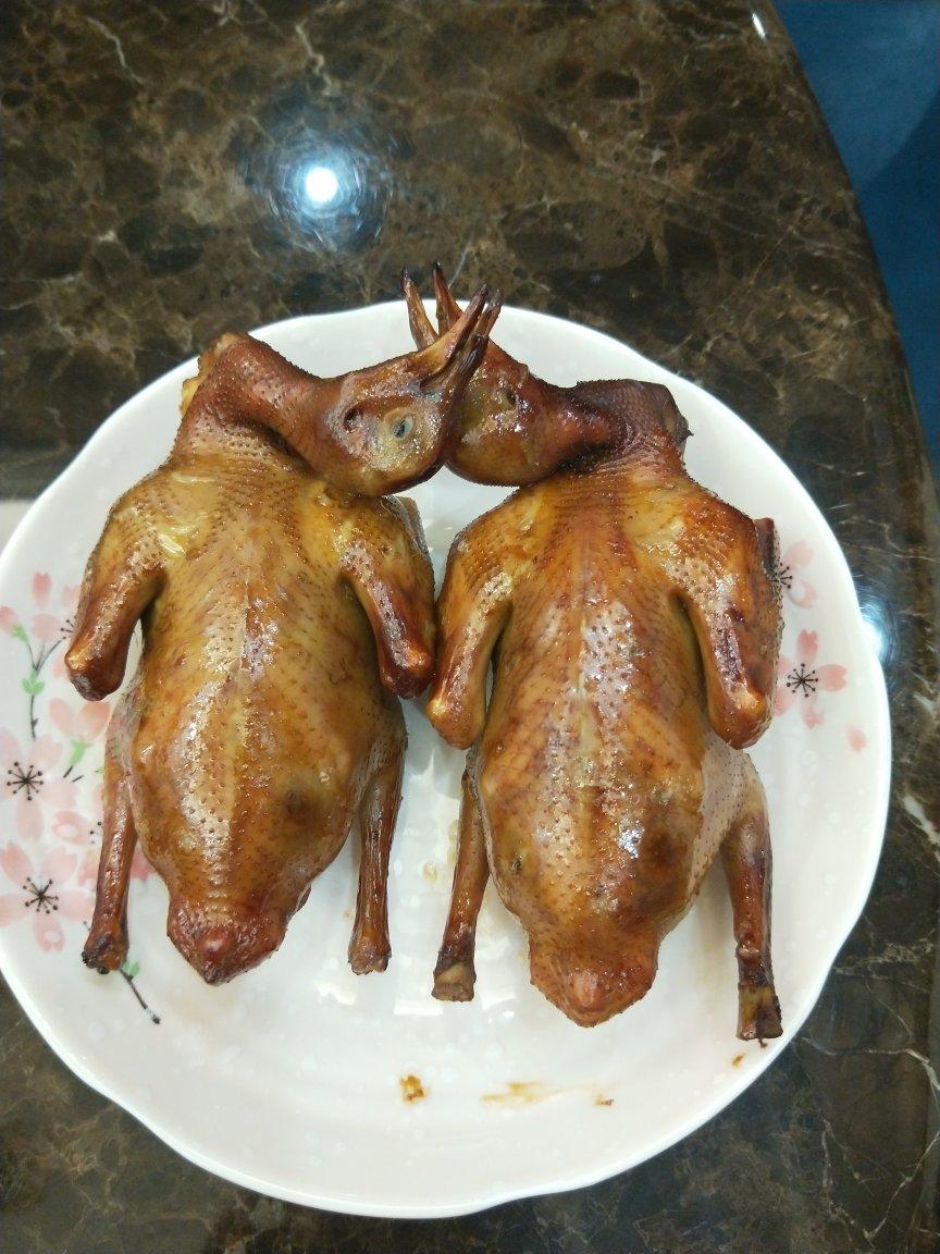 烤乳鸽