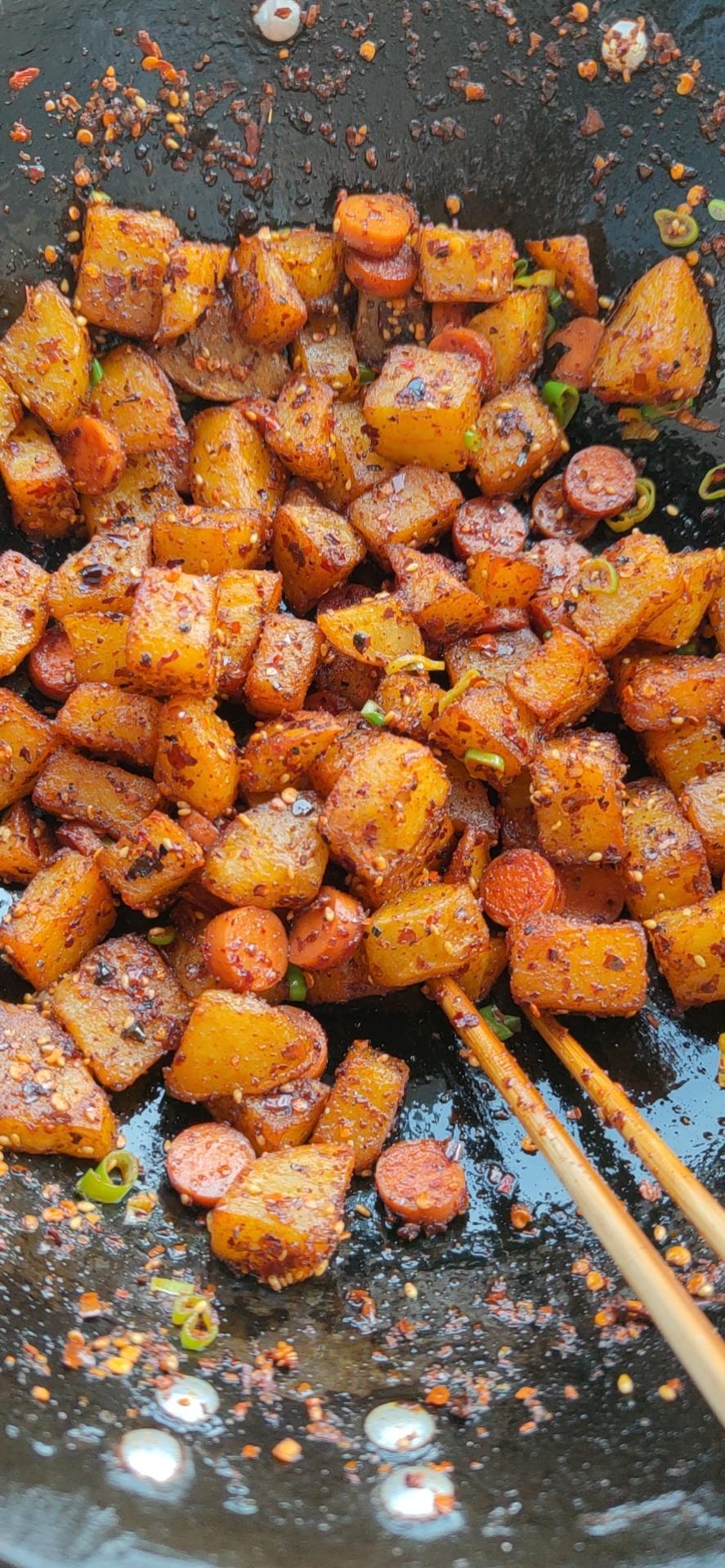 孜然火腿土豆丁