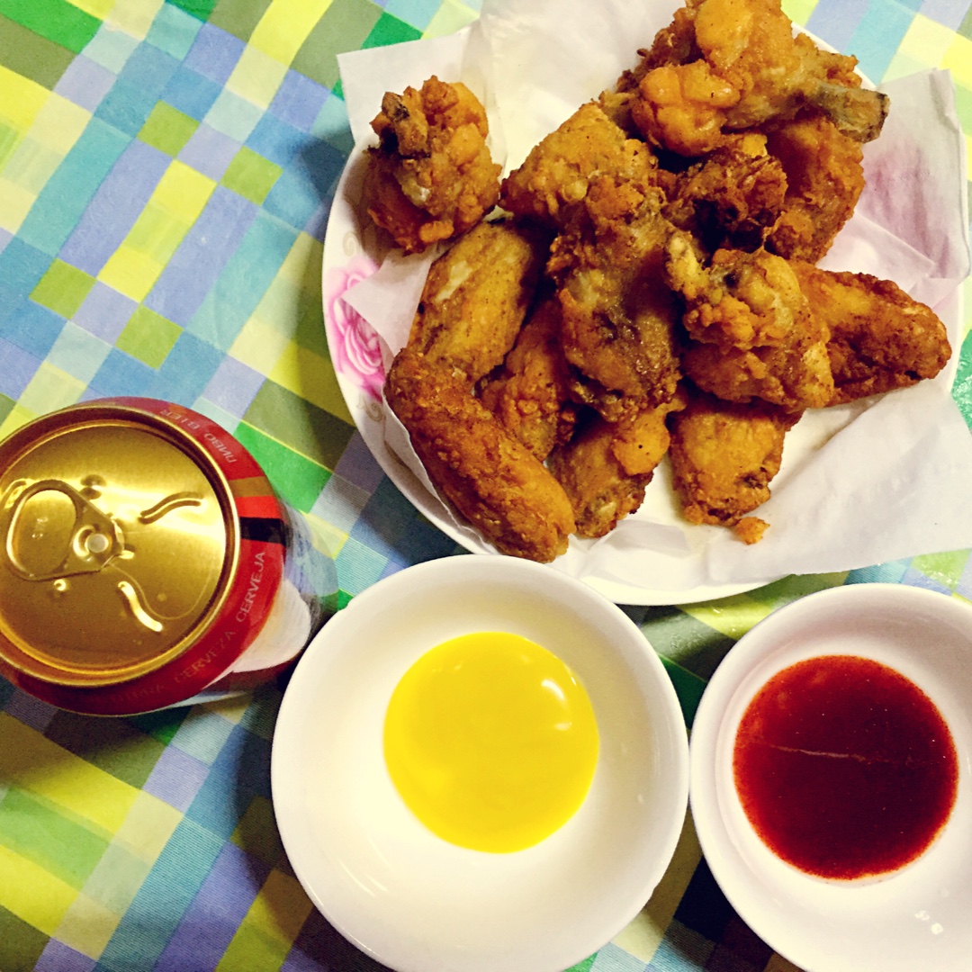 韩式炸鸡配啤酒（内含两种酱汁做法）