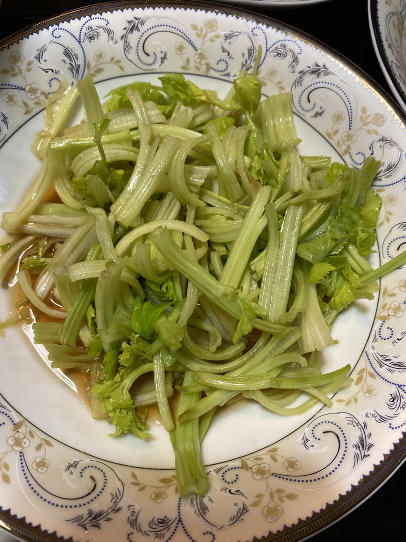 凉拌马家沟芹菜（内附拌菜快手低卡酱汁）