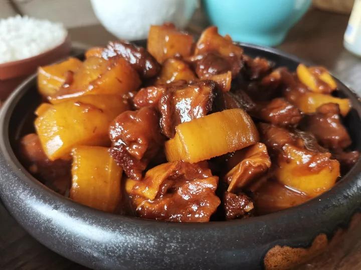 港式柱侯萝卜炆牛腩煲