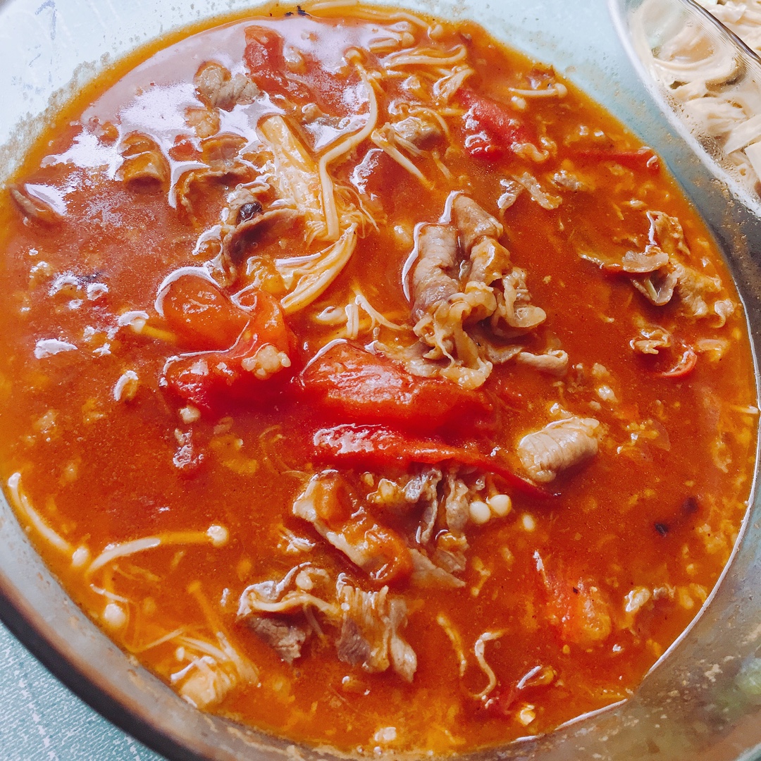 金针菇肥牛番茄锅