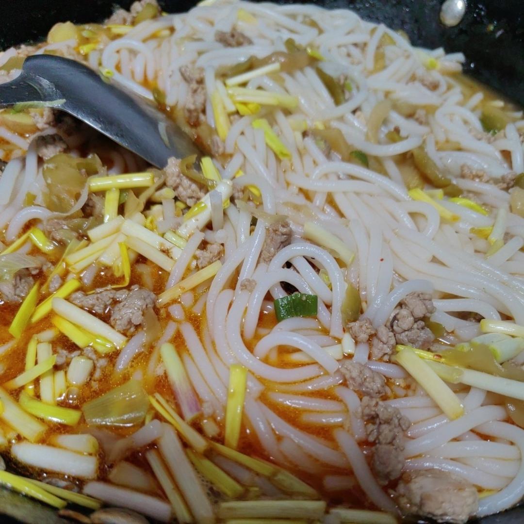 超快手的榨菜肉沫粉丝汤