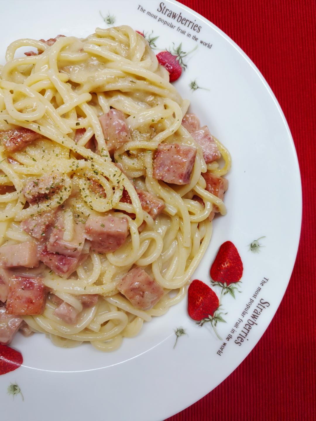 奶油蘑菇培根意大利面