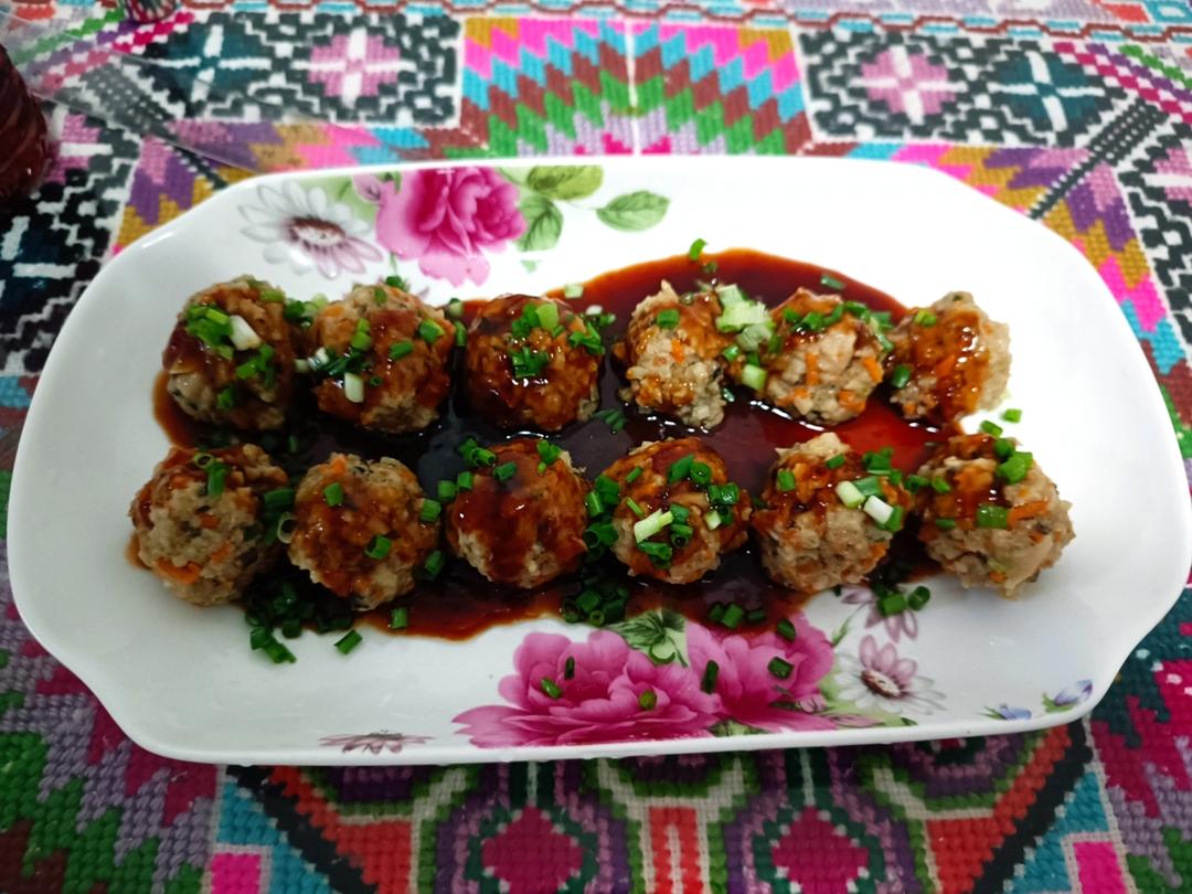 清蒸藕丁肉丸子