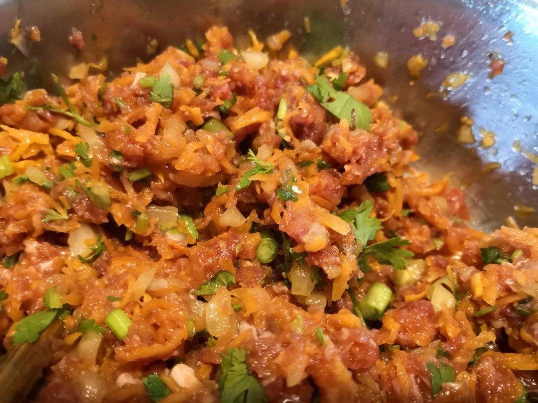 胡萝卜牛肉香菜饺子